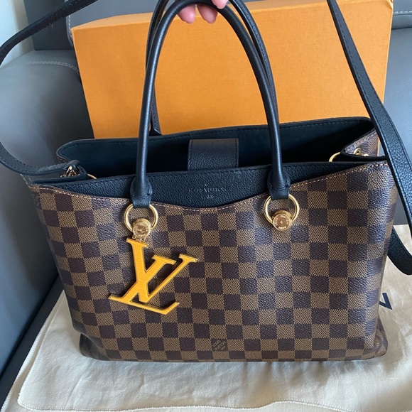 ❌SOLD❌LOUIS VUITTON RIVERSIDE - Picture 16 of 16